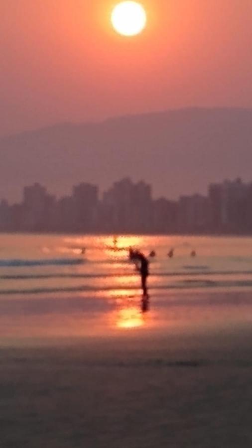 Lindo Apartamento Guilhermina - Edificio Frente Para O Mar Praia Grande  Exterior foto